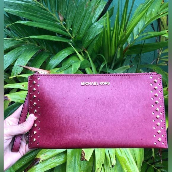 Authentic Michael Kors Jet Set Travel Clutch Wristlet NWOT - Red Studded - Picture 3 of 12